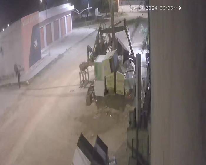 Bandido invade e furta comércio no bairro Dom Avelar
