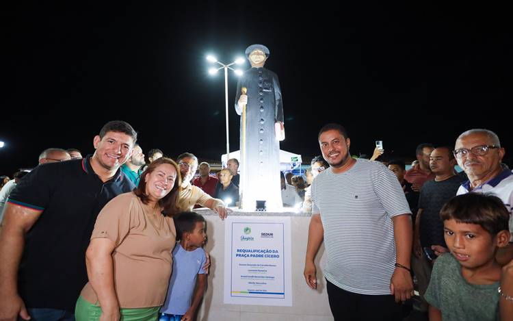 Em noite festiva, Suzana Ramos entrega praça requalificada no Dom José Rodrigues