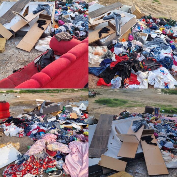 Leitor flagra amontoado de roupas e móveis velhos no Parque Lagoa de Calu, Juazeiro: “Absurdo!”