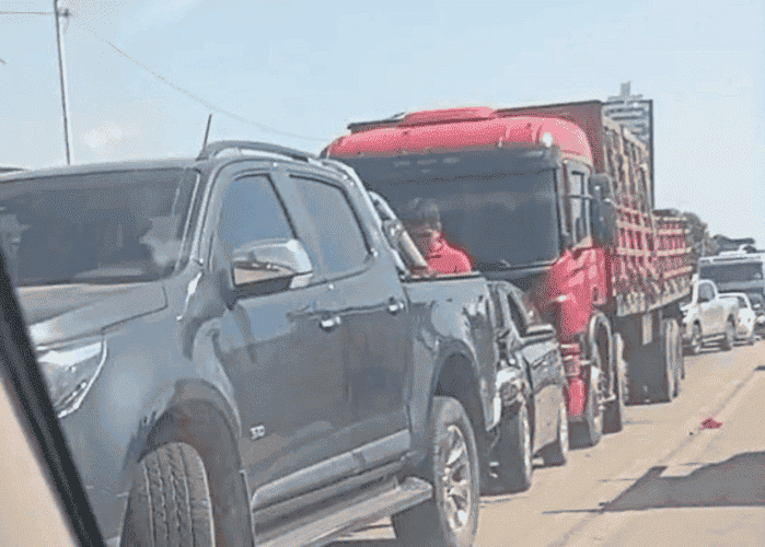 Engavetamento é registrado na Ponte Presidente Dutra