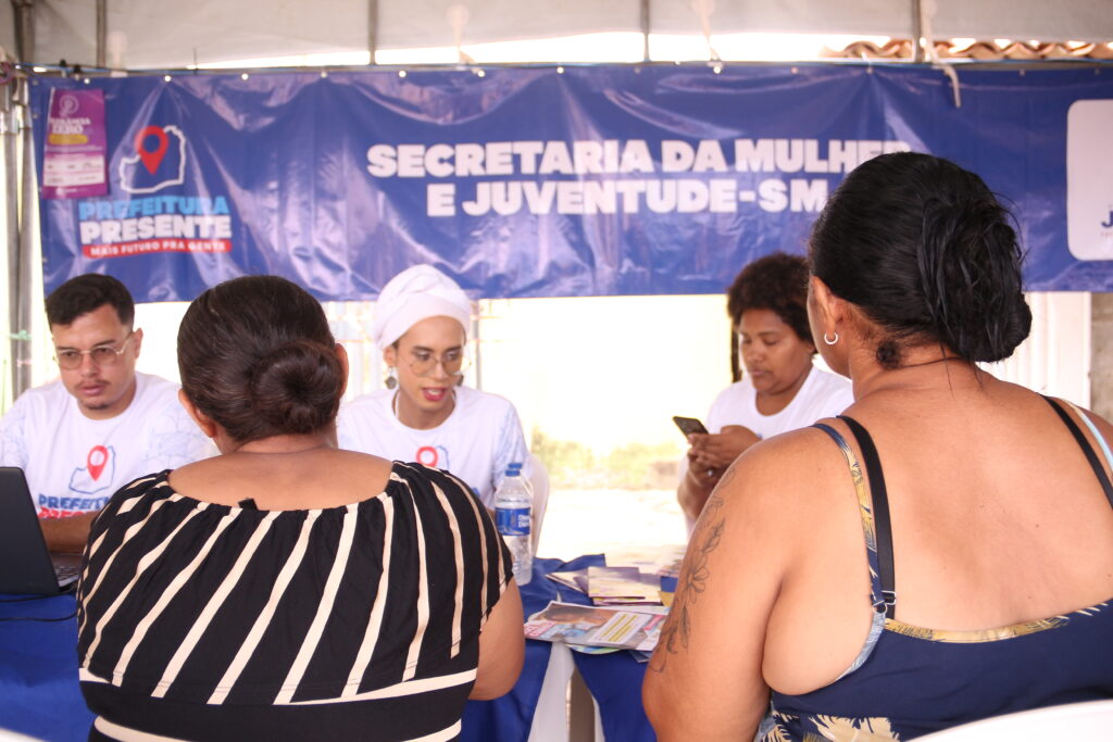 Prefeitura Presente: SMJ leva serviços de cidadania e inclusão para mulheres e jovens em Carnaíba do Sertão