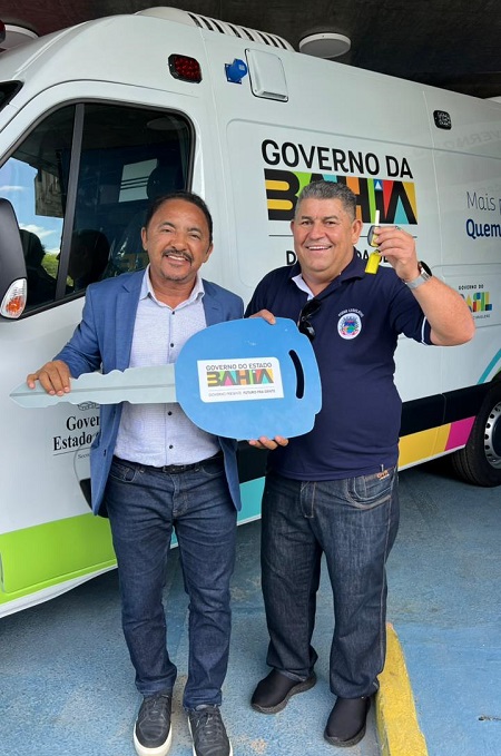 Deputado Roberto Carlos garante ambulância do SAMU semi UTI para Cabrália, em Piatã