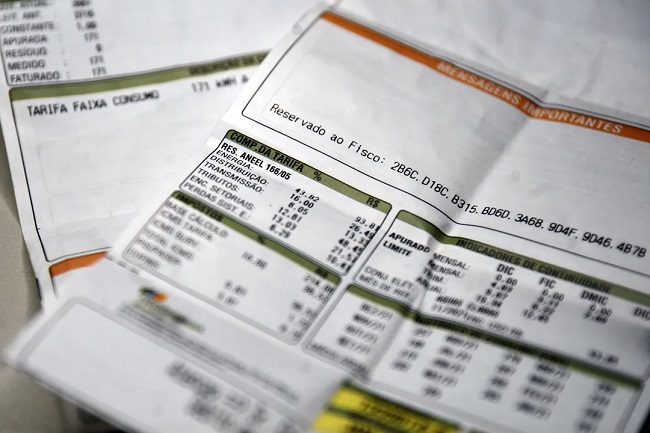 Conta de luz vai aumentar quase 6% na Bahia após reajuste da Aneel