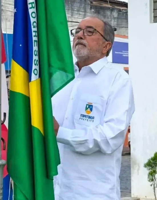 Prefeito na Bahia confirma cantor falecido há 12 anos para São João