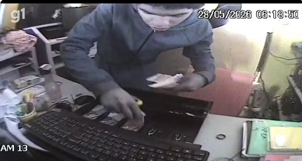 Homem é flagrado furtando restaurante no bairro Cohab II em Petrolina