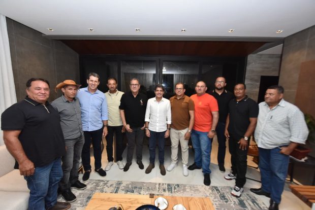 Em Vitória Conquista, ACM Neto recebe lideranças de municípios da região para debater futuro da Bahia