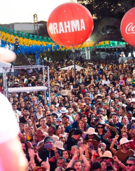 São João de Senhor do Bonfim realiza mais um dia de explosão cultural com shows de Alcymar Monteiro, Zé Neto & Cristiano e Limão com Mel