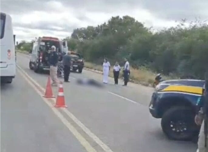 Acidente com motocicleta deixa mulher ferida na BR-428, em Petrolina