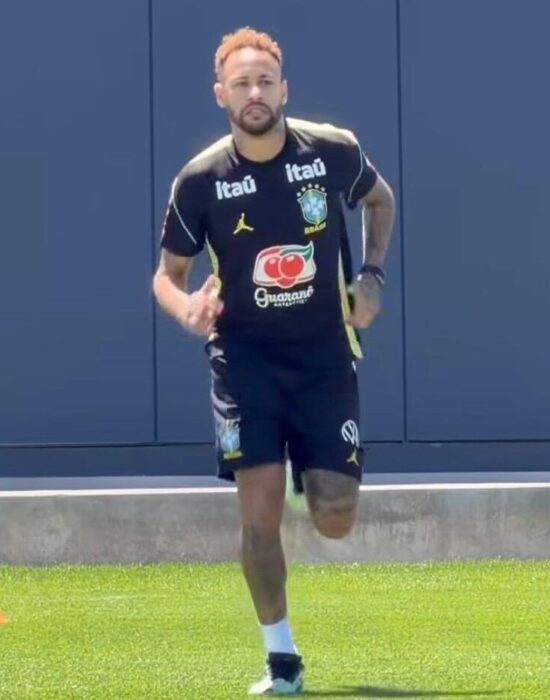 Neymar treina em campo pela 1ª vez com a Seleção nos Estados Unidos