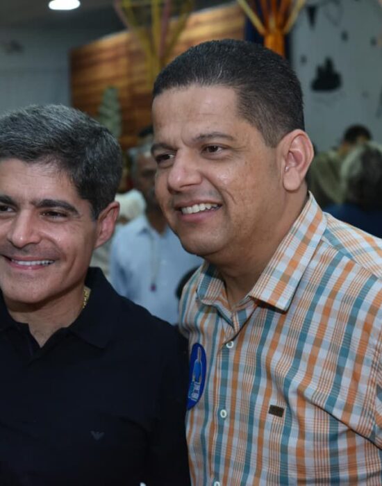 Prefeito de Senhor do Bonfim exalta ACM Neto e reafirma apoio: “Eu tenho lado, eu tenho governador, é ACM Neto”