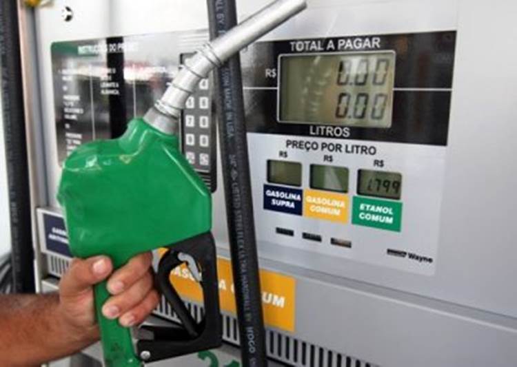 Governo pode ampliar mistura de etanol na gasolina