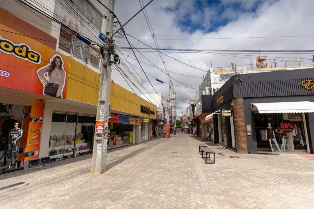Comerciários de Juazeiro pedem redução da carga horária no São João e mais segurança no período festivo: “temos uma vida e família além do trabalho”