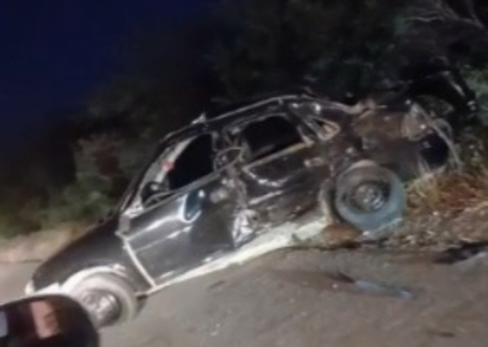 Acidente envolvendo dois carros e uma carreta é registrado na BR-428, próximo ao N-11