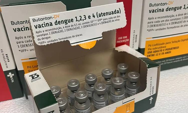 Após mortes, Ministério da Saúde suspende vacina contra a dengue do Butantan