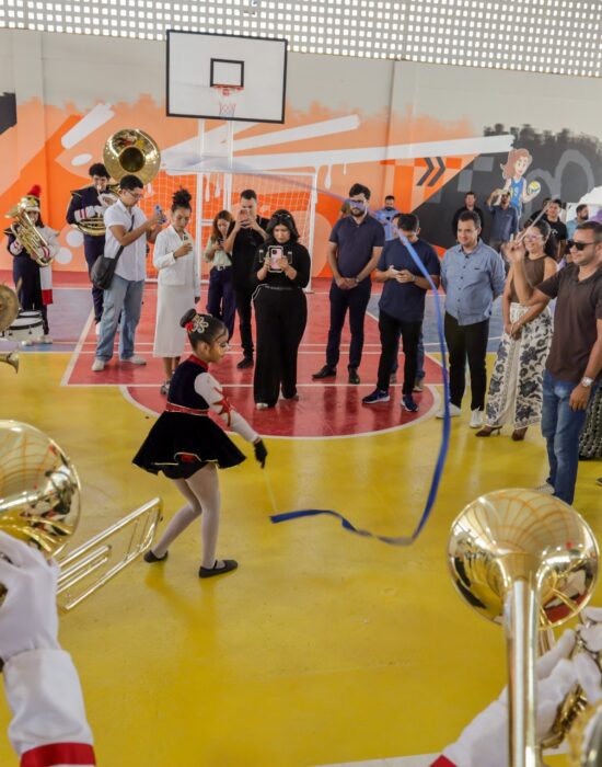 Após mais de 10 anos de espera, Prefeitura de Juazeiro entrega quadra da Escola Anália Barbosa totalmente requalificada