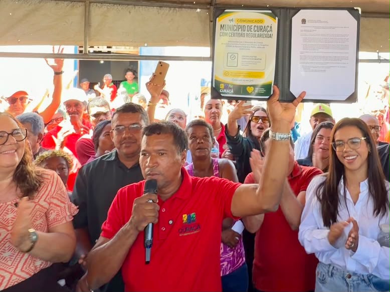 Murilo Bomfim regulariza dívidas antigas e garante certidão que Curaçá não tinha há quase 10 anos