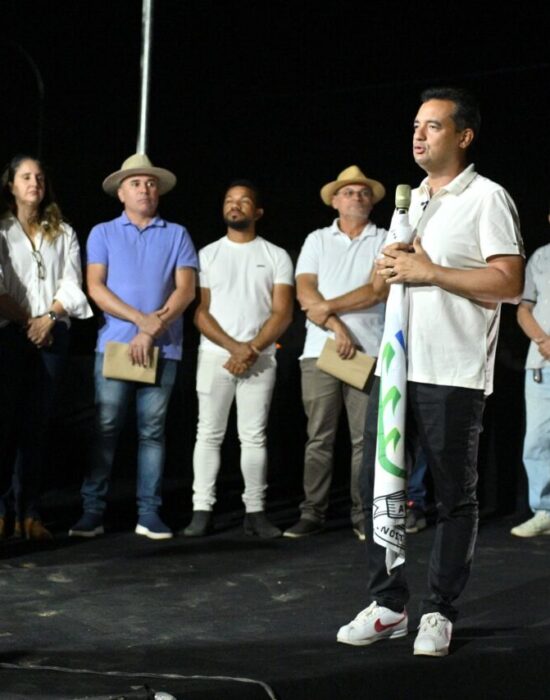 Luz de Futuro: Prefeitura de Juazeiro inaugura Iluminação de Campos e beneficia a comunidade e o escoamento da produção local