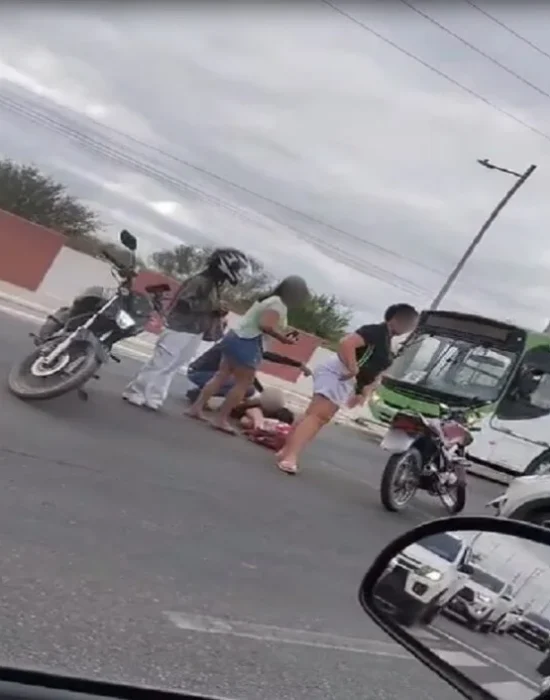 Petrolina (PE): Carro e motocicleta se envolvem em acidente na Vila Eduardo