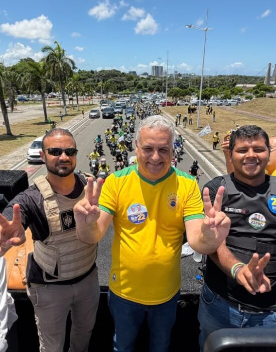 Capitão Alden, Diego Castro e Alfredo Gaspar movimentam Salvador com moto-carreata