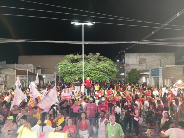 “Vamos ganhar a eleição em Juazeiro com mais de 15 pontos de diferença”, diz prefeito Andrei Gonçalves durante comício do time do 13